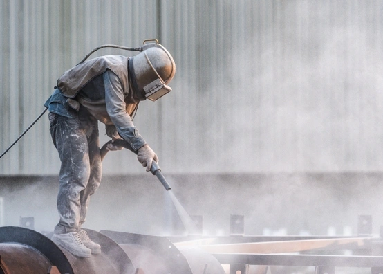 Normativas de seguridad en procesos de granallado: cumplimiento y recomendaciones 2 procesos de granallado